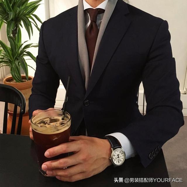 型男绅士都喜欢穿出商务范，这样搭配你会吗